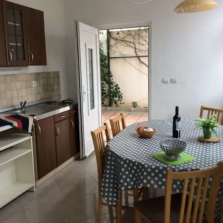 Varija Apartment *